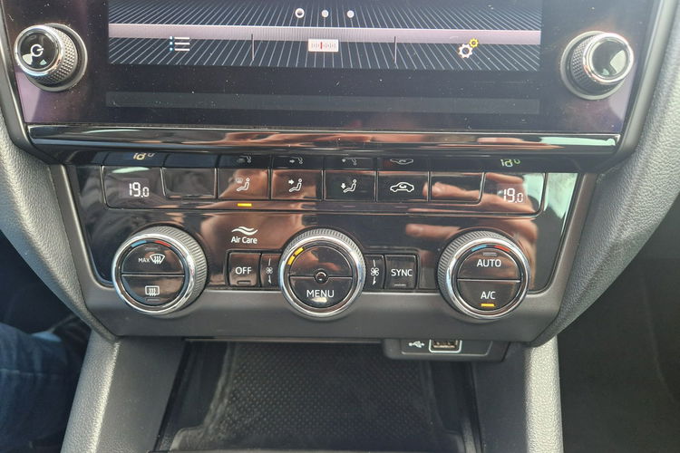 Skoda Octavia Stan BDB DSG Panorama Bogate wyposażenie zdjęcie 22