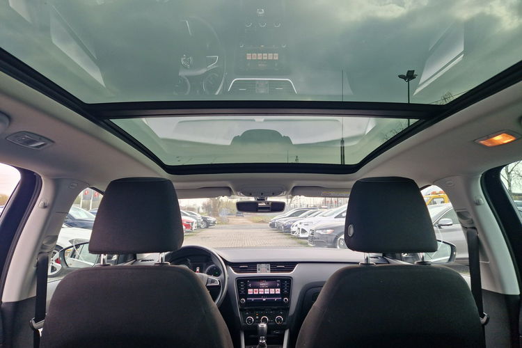 Skoda Octavia Stan BDB DSG Panorama Bogate wyposażenie zdjęcie 26