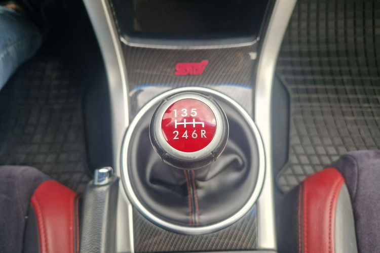 Subaru WRX STI Środek Alcantara Stan wzorowy Bogate wyposażenie LIFT Full Led zdjęcie 18