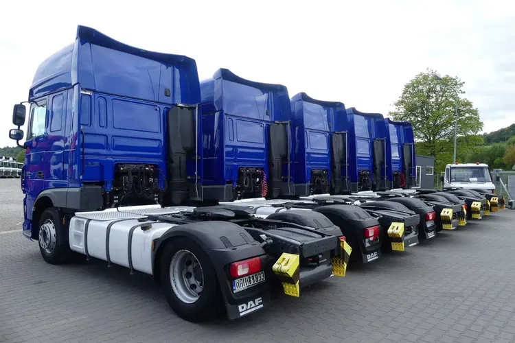 DAF XF 106.460 / SUPER SPACE CAB / AUTOMAT / 2017.12 / zdjęcie 3