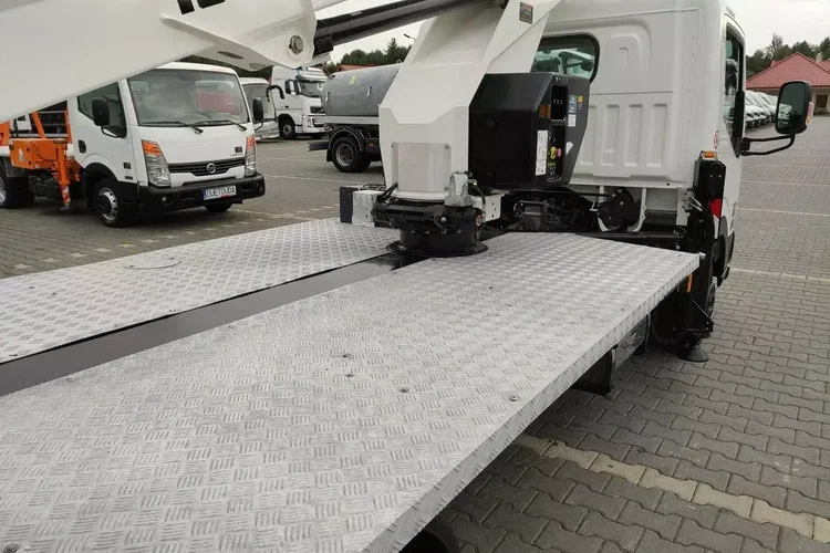 Nissan Cabstar zdjęcie 11