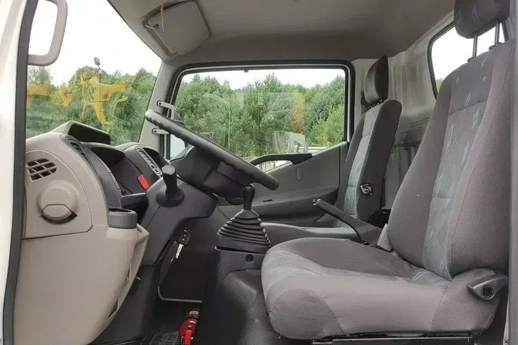 Nissan Cabstar zdjęcie 19