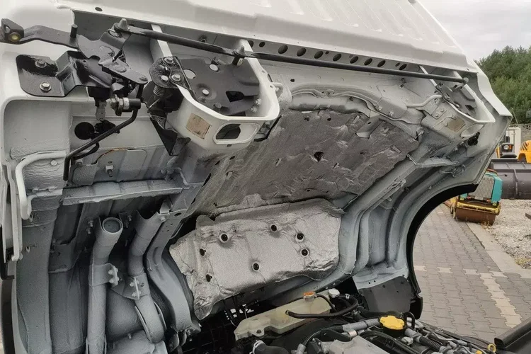 Nissan Cabstar zdjęcie 25