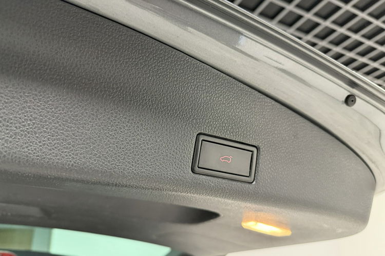 Volkswagen Sharan 2.0 TDI 177PS+DSG"KARAT Exclusive"7-Osobowy BiXenon NAVI DYNAUDIO HiFi zdjęcie 12