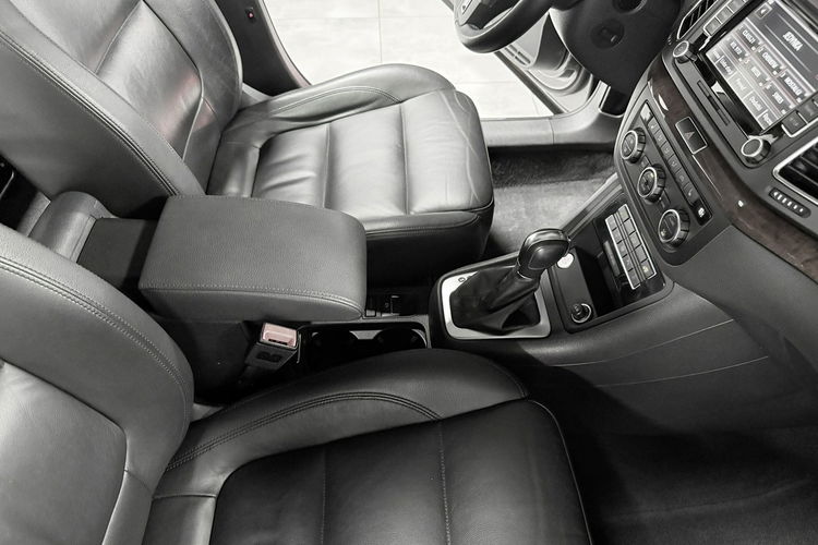 Volkswagen Sharan 2.0 TDI 177PS+DSG"KARAT Exclusive"7-Osobowy BiXenon NAVI DYNAUDIO HiFi zdjęcie 27