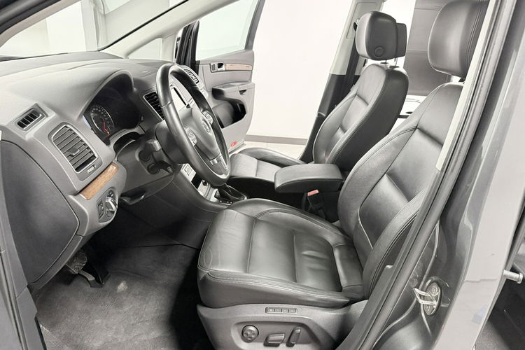 Volkswagen Sharan 2.0 TDI 177PS+DSG"KARAT Exclusive"7-Osobowy BiXenon NAVI DYNAUDIO HiFi zdjęcie 44