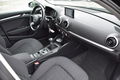 samochód osobowy Audi zdjęcie 11
