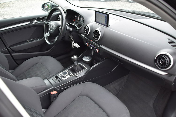 Audi A3 1.6tdi 110km S-line Navi Led Szyber Gwarancja zdjęcie 11