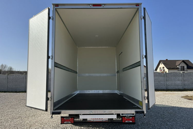 Iveco Daily 35S16 Kontener_Izotermiczny Dł.-4.5m GWARANCJA 3.0/160KM Pneumatyka zdjęcie 9