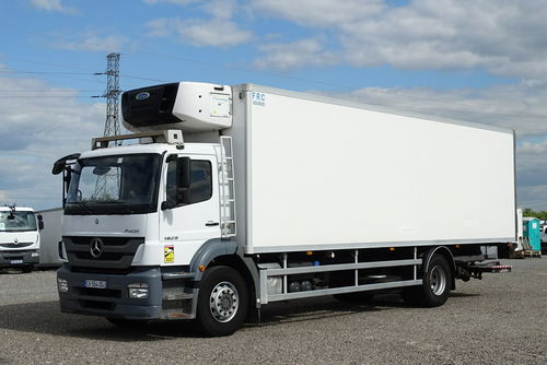 Mercedes AXOR 1829 Chłodnia Lamberet Sprowadzony Przebieg Udokumentowany , Klima , Blokada Mostu , Winda , Poduszki