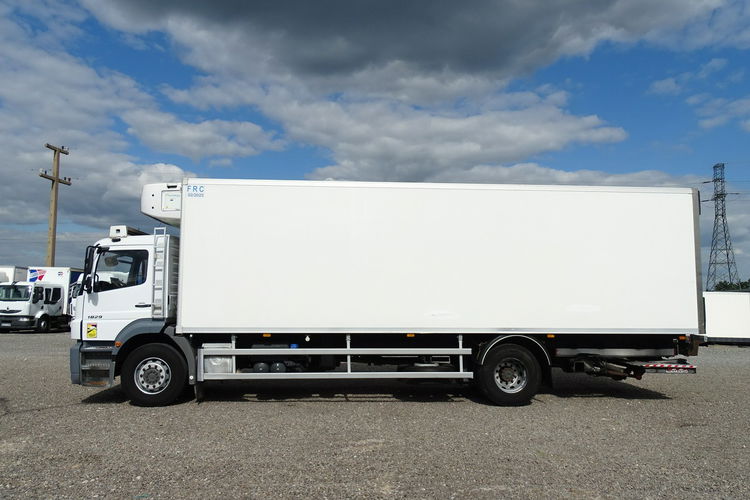 Mercedes AXOR 1829 Chłodnia Lamberet Sprowadzony Przebieg Udokumentowany , Klima , Blokada Mostu , Winda , Poduszki zdjęcie 18