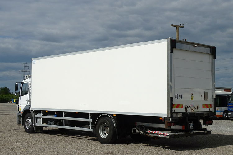 Mercedes AXOR 1829 Chłodnia Lamberet Sprowadzony Przebieg Udokumentowany , Klima , Blokada Mostu , Winda , Poduszki zdjęcie 4