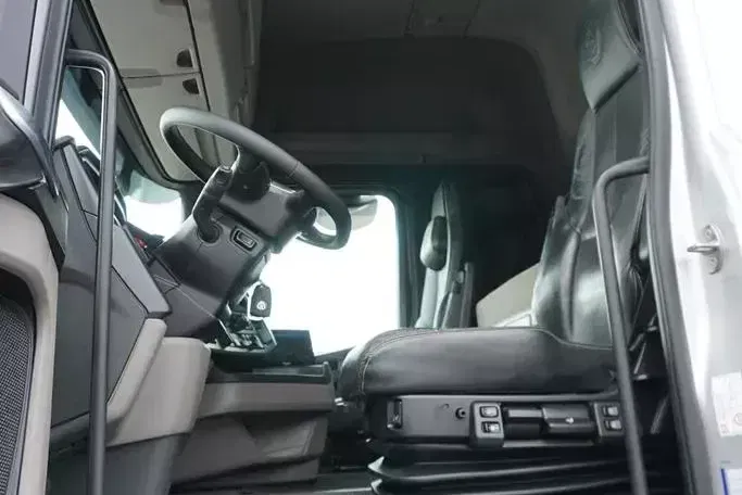 Scania R 450 / E 6 / HDS PALFINGER PK 34002 / ZESTAW DO PRZEWOZU SZKŁA zdjęcie 9