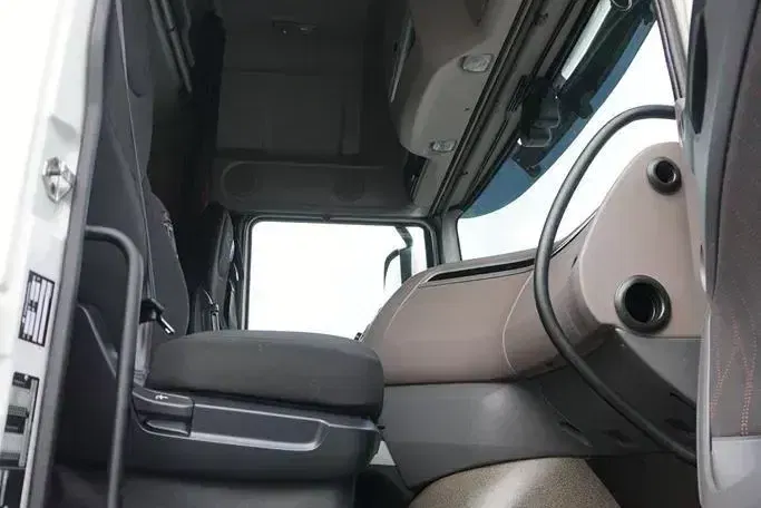 DAF 106 / 480 / EURO 6 / ACC / SUPER SPACE CAB / MAŁY PRZEBIEG zdjęcie 8