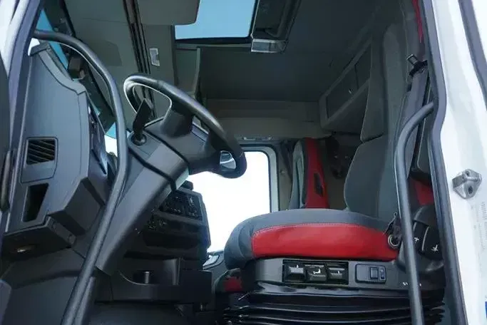 Volvo FH / 460 / EURO 6 / ACC / NISKI zdjęcie 7
