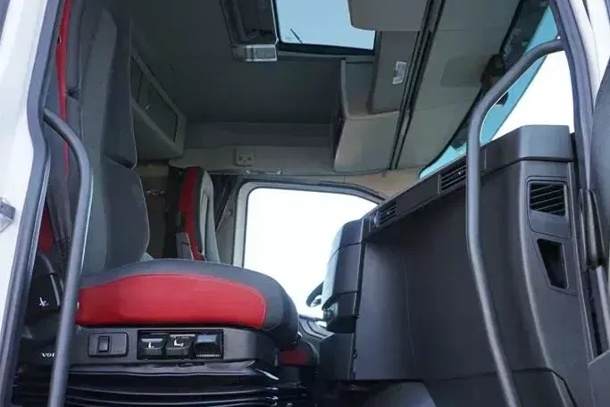 Volvo FH / 460 / EURO 6 / ACC / NISKI zdjęcie 8