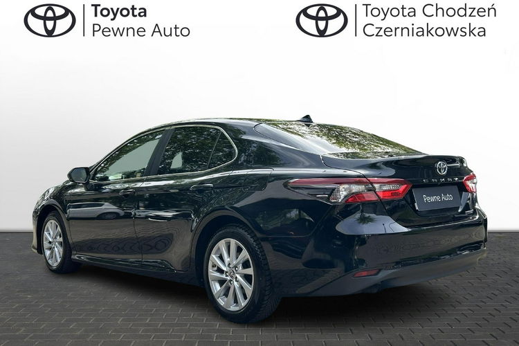Toyota Camry 2.5 HYBRID 218KM COMFORT, salon Polska, gwarancja, FV23% zdjęcie 3