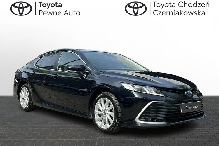 Toyota Camry 2.5 HYBRID 218KM COMFORT, salon Polska, gwarancja, FV23% zdjęcie 7