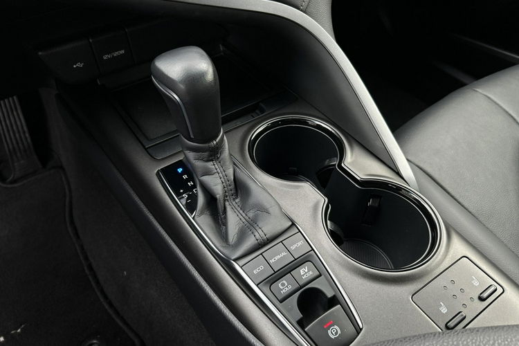 Toyota Camry 2.5 HYBRID 218KM COMFORT BUSINESS, salon Polska, gwarancja, FV23% zdjęcie 20