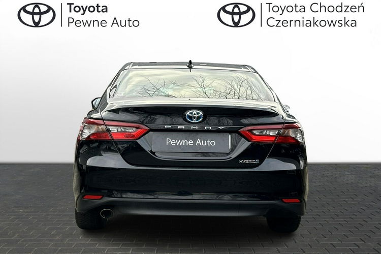 Toyota Camry 2.5 HYBRID 218KM COMFORT BUSINESS, salon Polska, gwarancja, FV23% zdjęcie 4