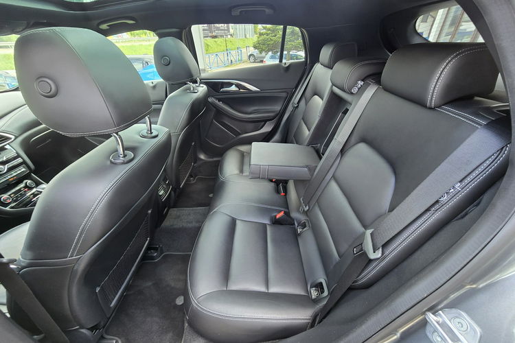 Infiniti QX30 Bezwypoadkowy, 100% oryginał, pełny serwis. zdjęcie 18
