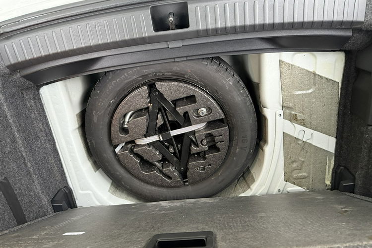 Seat Arona Full-ledy. Duża Navi. Kamera cofania. Asystent pasa. zdjęcie 19