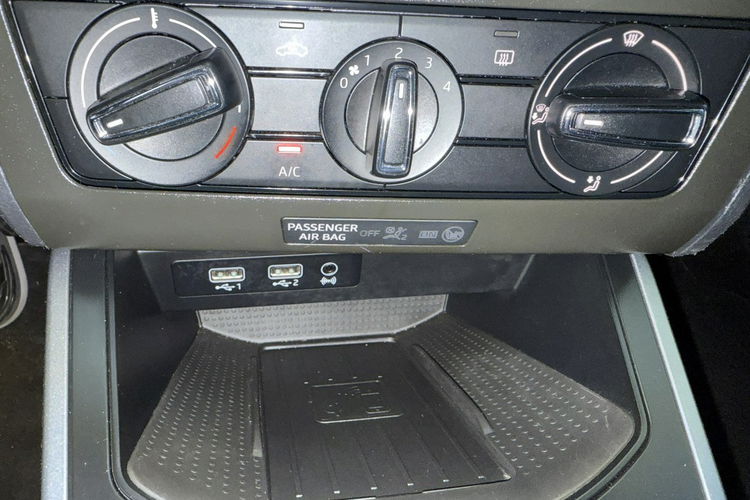 Seat Arona Full-ledy. Duża Navi. Kamera cofania. Asystent pasa. zdjęcie 35
