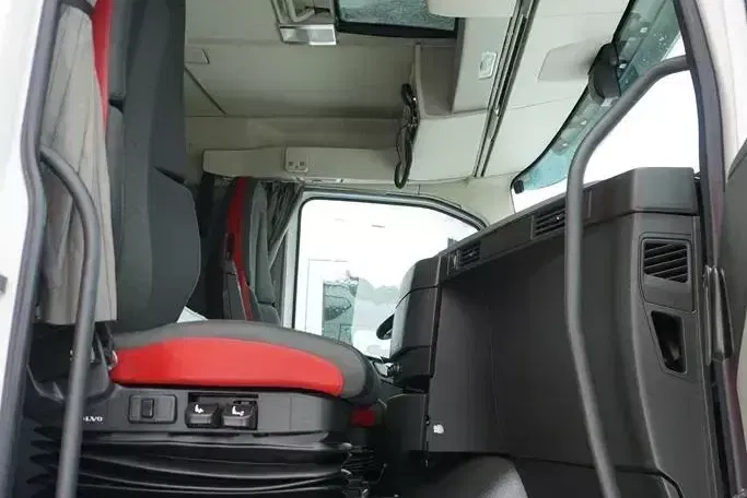 Volvo FH / 460 / EURO 6 / ACC / NISKI / HYDRAULIKA zdjęcie 8