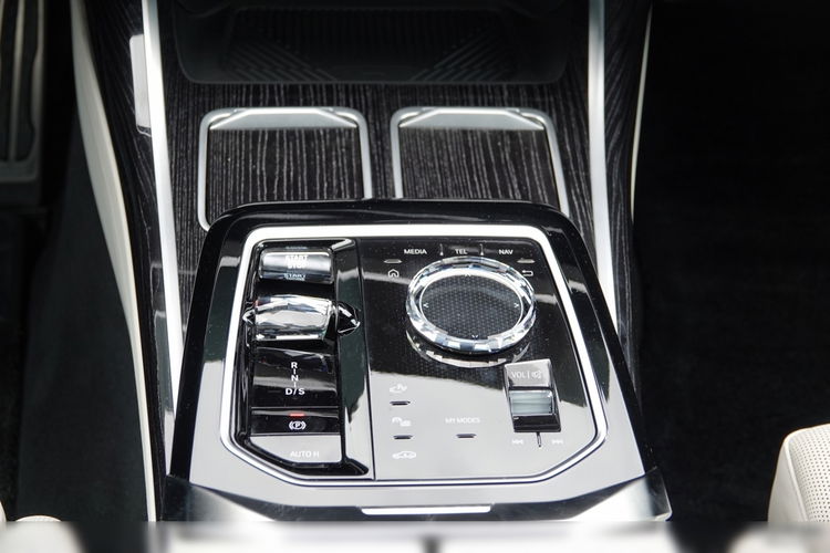 BMW 740 Lim 740 d xDrive M Sport zdjęcie 47