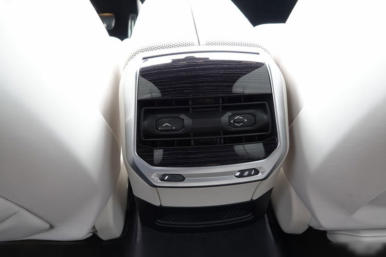 BMW 740 Lim 740 d xDrive M Sport zdjęcie 59