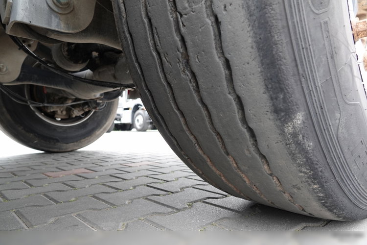 Fruehauf / WYWROTKA 27 M3 / CAŁA STALOWA / OSIE MERCEDES / OŚ PODNOSZONA / TYŁ KLAPA HYDRAULICZNA / HYDROKLAPA zdjęcie 18