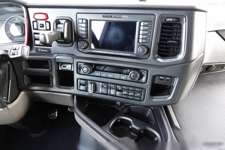 Scania S 520 / V8  / RETARDER / SKÓRY   / PO KONTRAKCIE SERWISOWYM zdjęcie 29