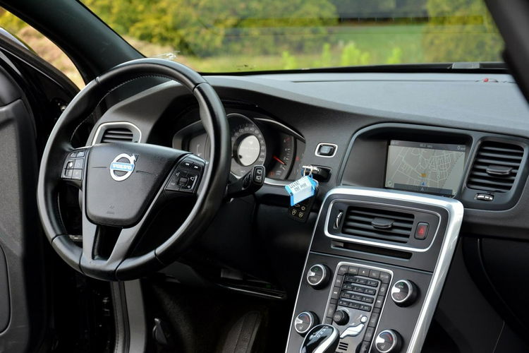 V60 2.0d(190KM) Lift Automat Skóry Navi Parktronik LED ASO Volvo zdjęcie 19