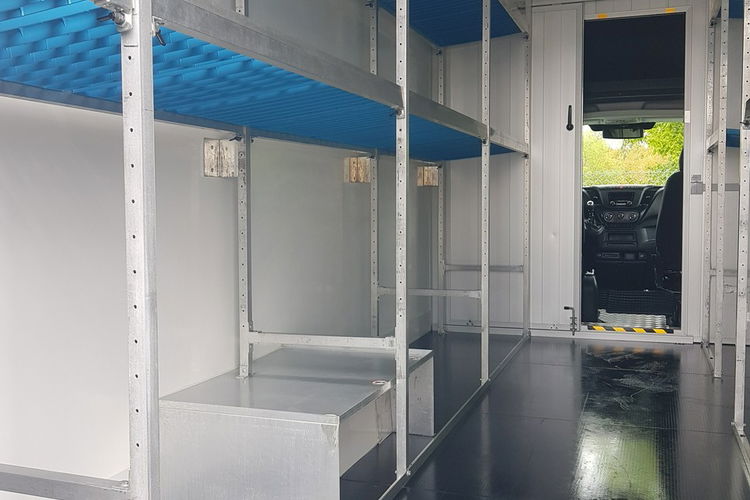 Iveco Daily KONTENER NISKOPODŁOGOWY 4.43x2.23x2.42 SKLEP BAR FOODTRUCK KAMPER AC zdjęcie 18