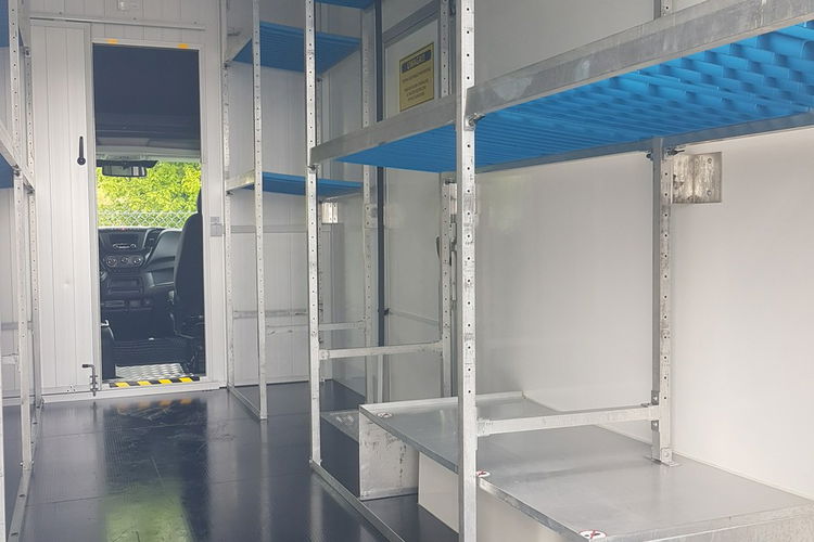 Iveco Daily KONTENER NISKOPODŁOGOWY 4.43x2.23x2.42 SKLEP BAR FOODTRUCK KAMPER AC zdjęcie 19