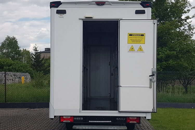 Iveco Daily KONTENER NISKOPODŁOGOWY 4.43x2.23x2.42 SKLEP BAR FOODTRUCK KAMPER AC zdjęcie 5