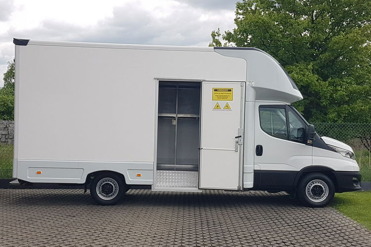 Iveco Daily KONTENER NISKOPODŁOGOWY 4.43x2.23x2.42 SKLEP BAR FOODTRUCK KAMPER AC zdjęcie 35
