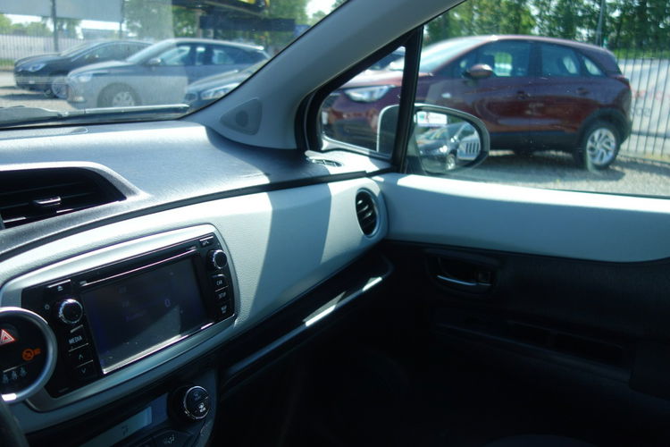 Toyota Yaris Nowa Bateria Stan Bdb zdjęcie 17