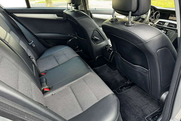 Mercedes C 220 Avantgarde LIFT Navi Gwarancja zdjęcie 13