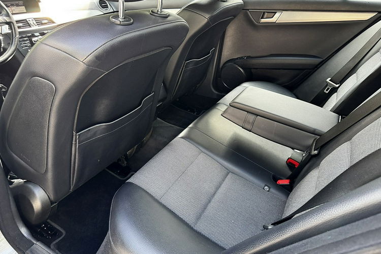 Mercedes C 220 Avantgarde LIFT Navi Gwarancja zdjęcie 14