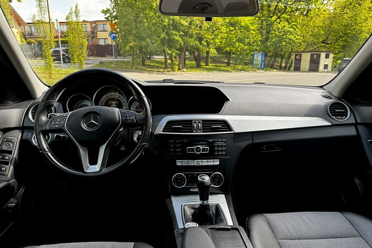 Mercedes C 220 Avantgarde LIFT Navi Gwarancja zdjęcie 15