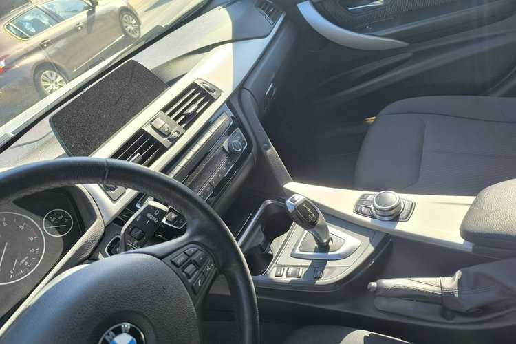 BMW 320 2.0d 190KM Automat Navi zdjęcie 16