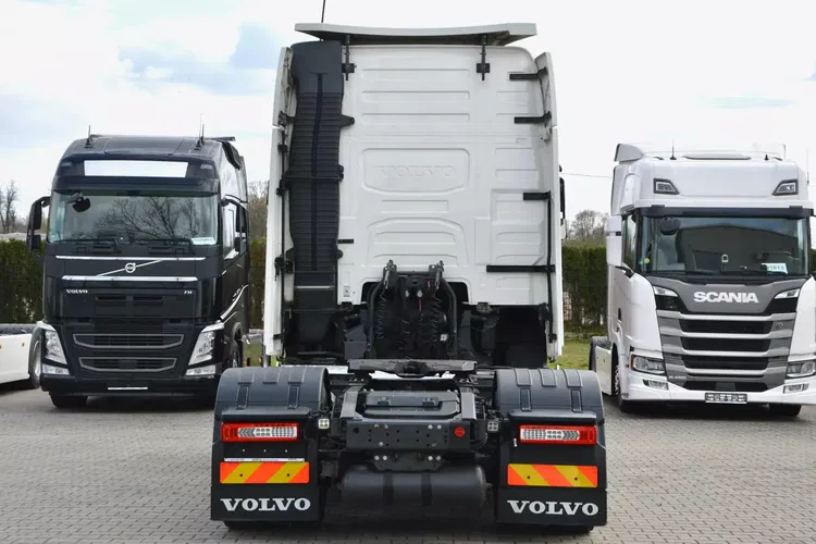Volvo FH 500 | GLOB XL | KLIMA POSTOJOWA | 2 ZBIORNIKI | XENONY | MIĘDZYOSIE zdjęcie 13