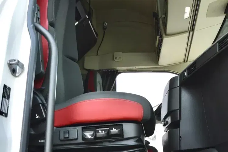 Volvo FH 500 | GLOB XL | KLIMA POSTOJOWA | 2 ZBIORNIKI | XENONY | MIĘDZYOSIE zdjęcie 26