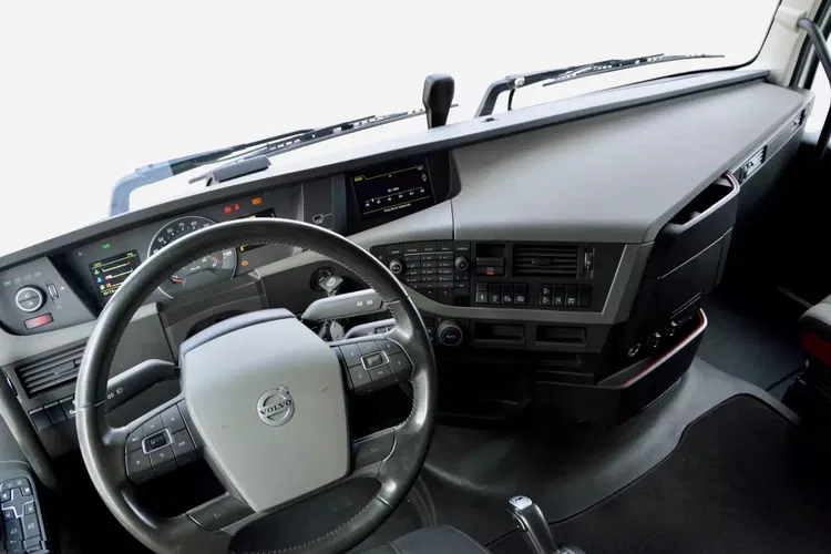 Volvo FH 500 | GLOB XL | KLIMA POSTOJOWA | 2 ZBIORNIKI | XENONY | MIĘDZYOSIE zdjęcie 30