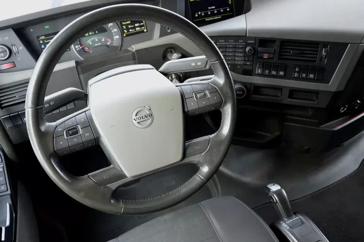 Volvo FH 500 | GLOB XL | KLIMA POSTOJOWA | 2 ZBIORNIKI | XENONY | MIĘDZYOSIE zdjęcie 31