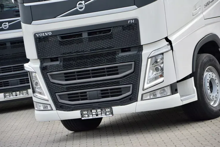 Volvo FH 500 | GLOB XL | KLIMA POSTOJOWA | 2 ZBIORNIKI | XENONY | MIĘDZYOSIE zdjęcie 4