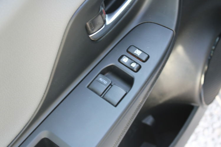 Toyota Yaris Hybrid Premium F-vat Salon Polska Gwarancja zdjęcie 12