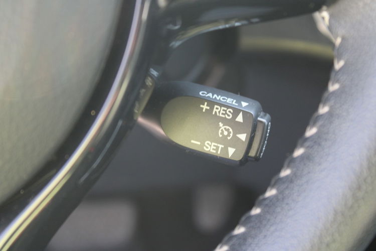 Toyota Yaris Hybrid Premium F-vat Salon Polska Gwarancja zdjęcie 18