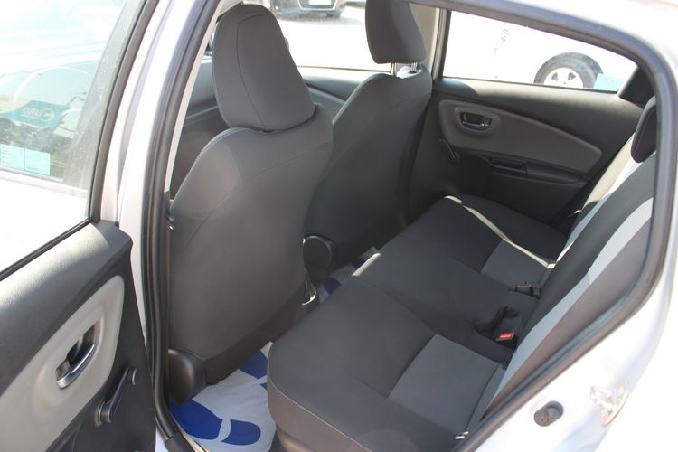 Toyota Yaris Hybrid Premium F-vat Salon Polska Gwarancja zdjęcie 25